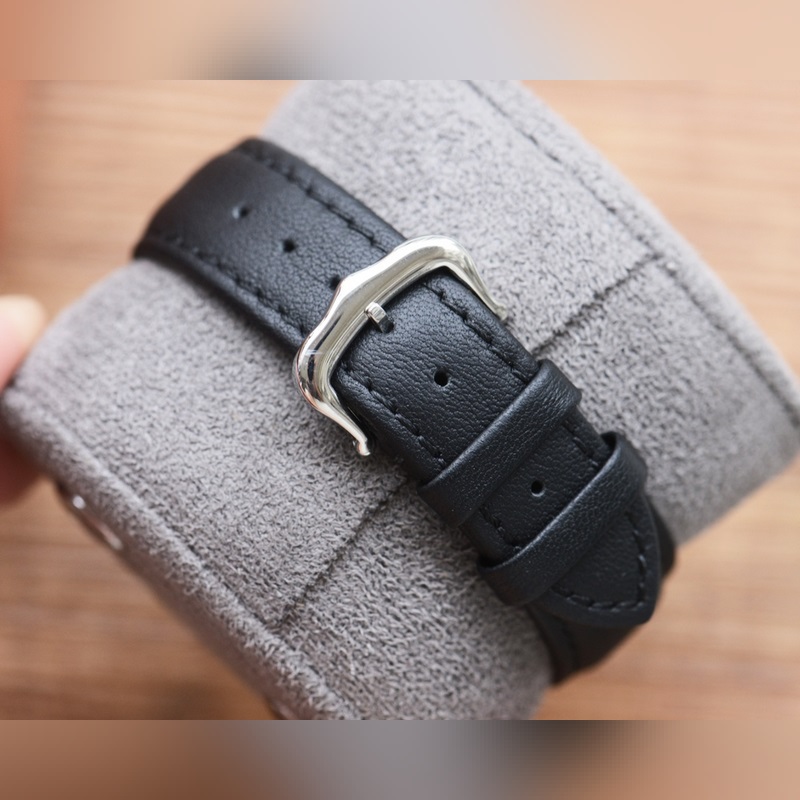 Cartier Ronde Must Series Classic Round Replica Watch with Elegant Design-7