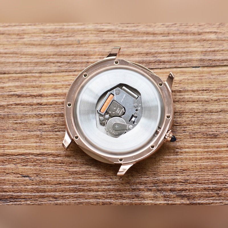 Cartier Ronde Must Series Classic Round Replica Watch with Quality Craftsmanship-8