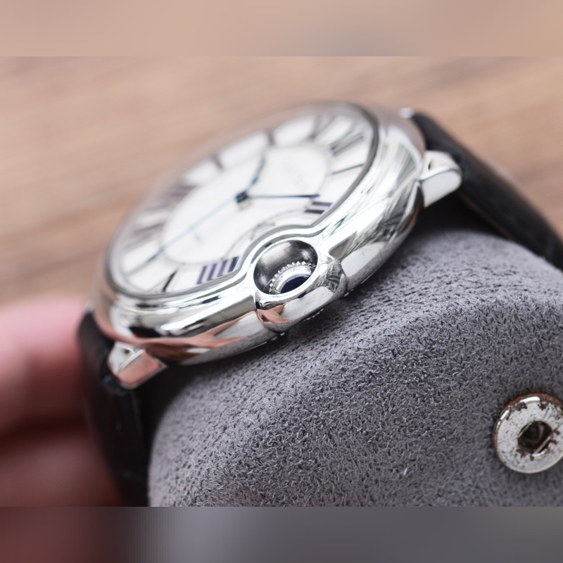 Cartier Ballon Bleu Series Elegant Men's Replica Watch Three-Hand Design-3