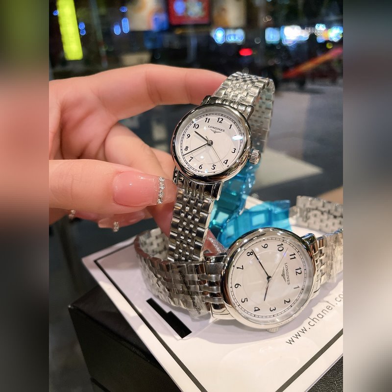 Longines Elegant Couple Replica Watch Vintage Charm with Delicate Details-2