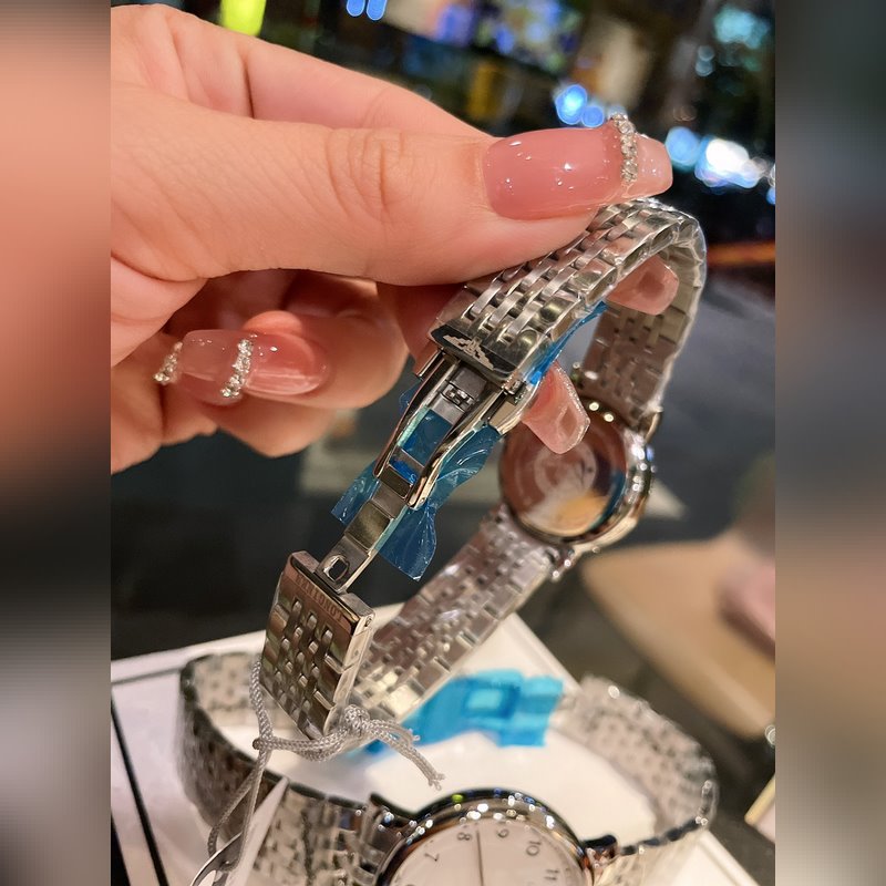 Longines Elegant Couple Replica Watch Vintage Charm with Delicate Details-6