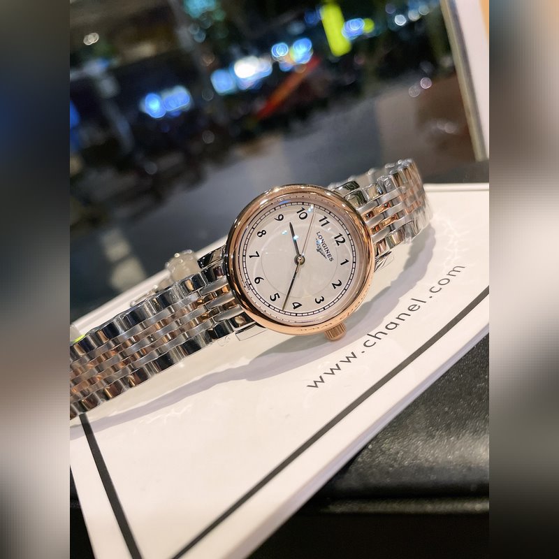 Longines Couple Replica Watch Elegant Vintage Design with Delicate Dial Details-4