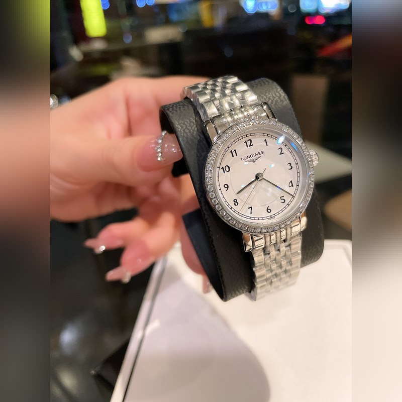 Longines Couple Replica Watch Elegant Vintage Design with Delicate Details-4