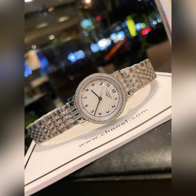 Longines Couple Replica Watch Elegant Vintage Design with Delicate Details-5