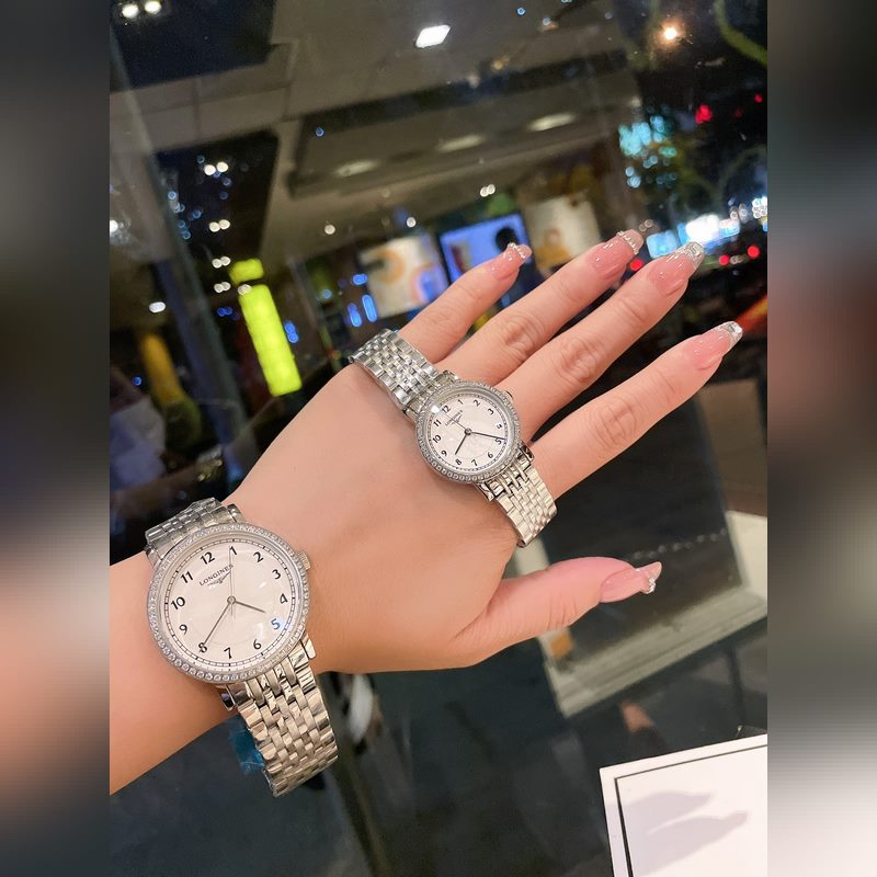 Longines Couple Replica Watch Elegant Vintage Design with Delicate Details-8