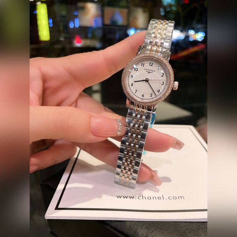 Longines Couple Replica Watch Elegant Vintage Design with Delicate Detailing-2