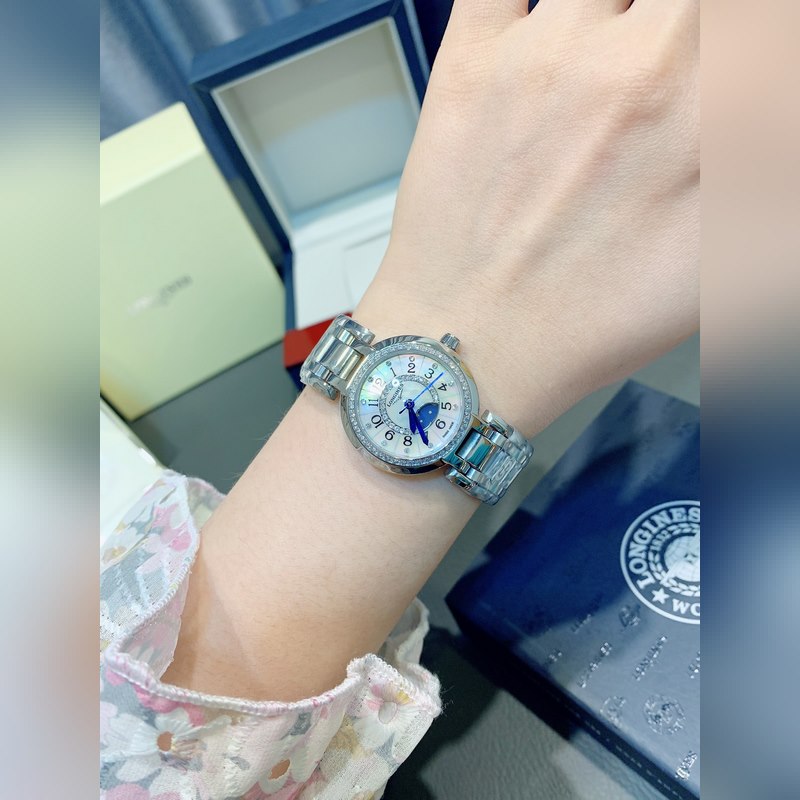 Longines Conquest Classic Quartz Replica Watch Exclusive Quality and Detail-5