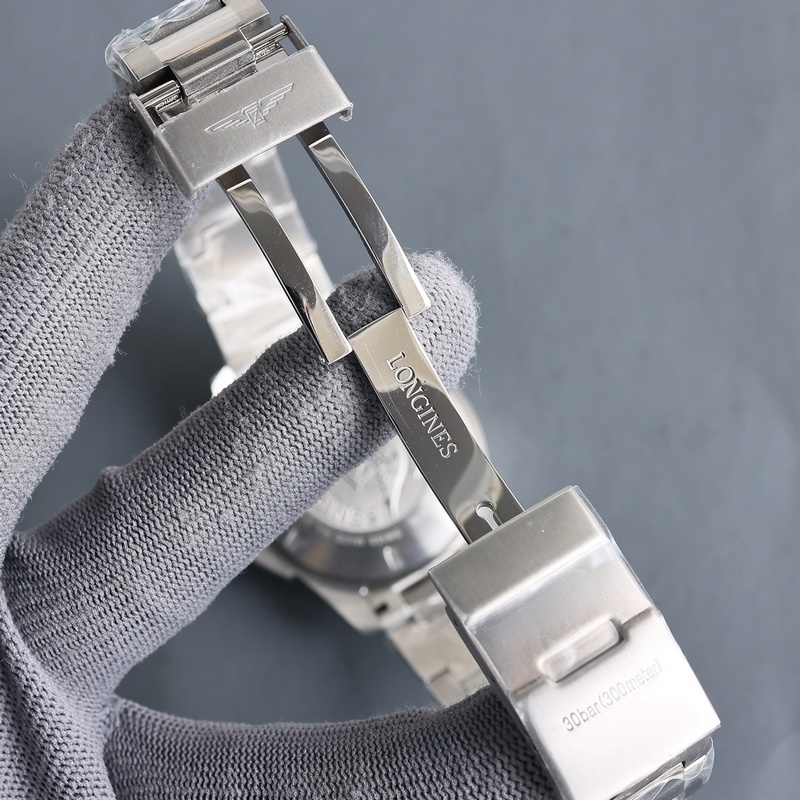 Longines Conquest Classic L3.776.4.78.3 Upgrade Version with Glow-in-the-Dark Beads-6