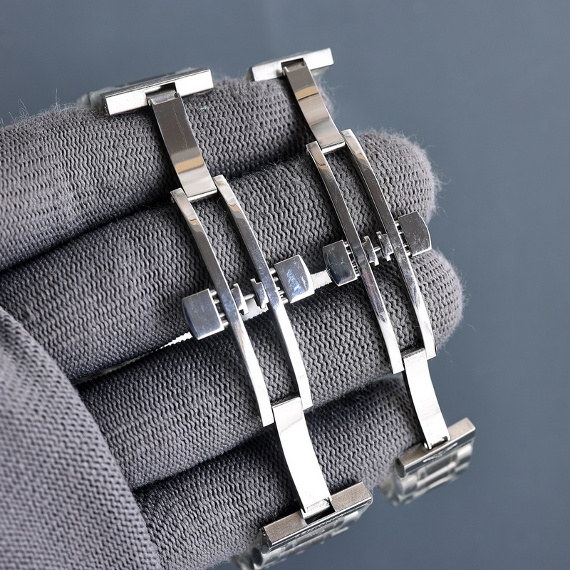 Longines Master Collection EAT2824 Couple Replica Watch Elegant&Classic-8