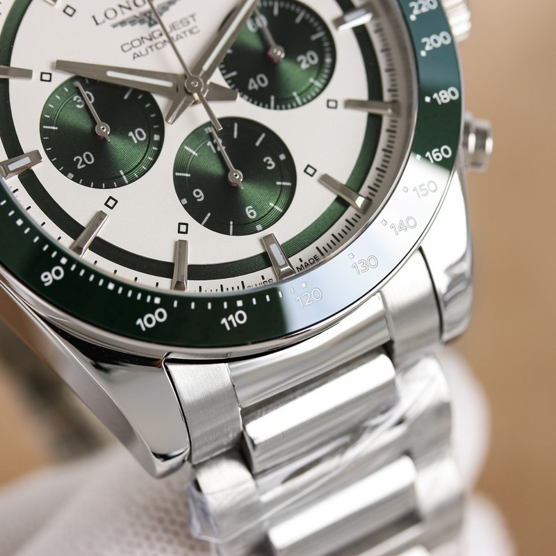 Longines Conquest Classic Unique Design and Practical Features-5