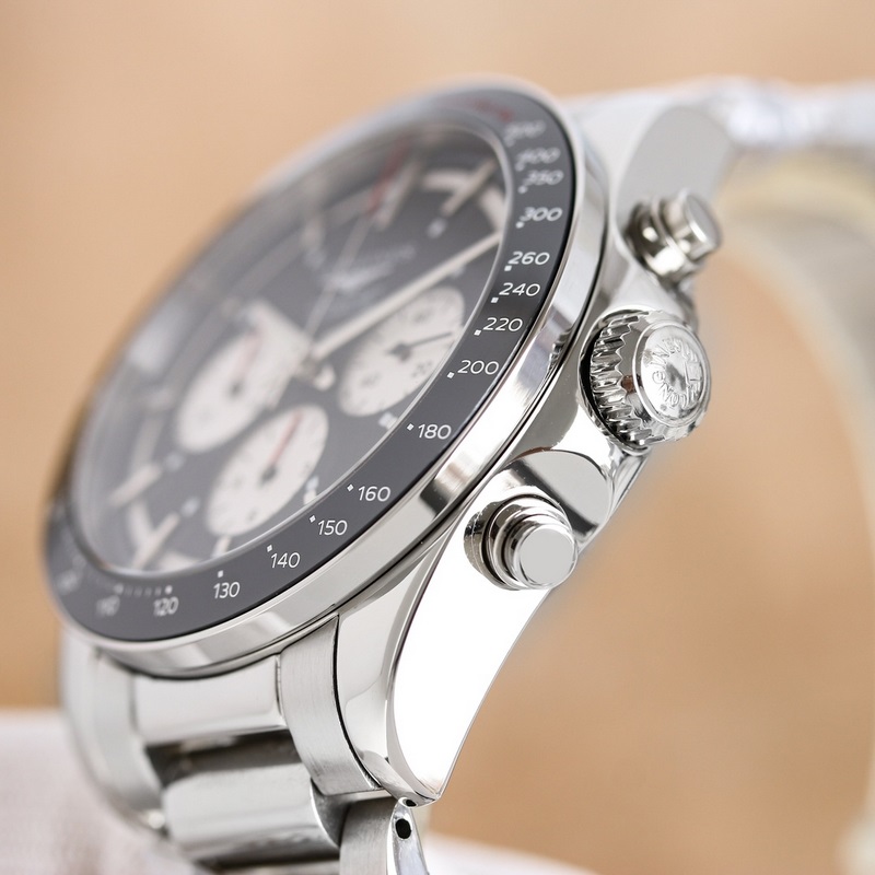 Longines Conquest V.H.P. Unique Design and Practical Features-6