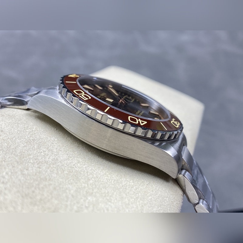 LONGINES CONQUEST Diver's Replica Watch Perfect Replica with Core Features-4