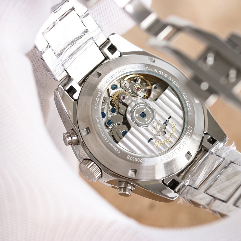 Longines Conquest Classic Unique Design and Practical Features-7