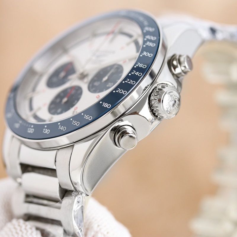 Longines Conquest V.H.P. Unique Design and Practical Features-6