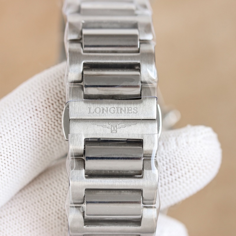 Longines Conquest Classic Unique Design&Practical Features-8