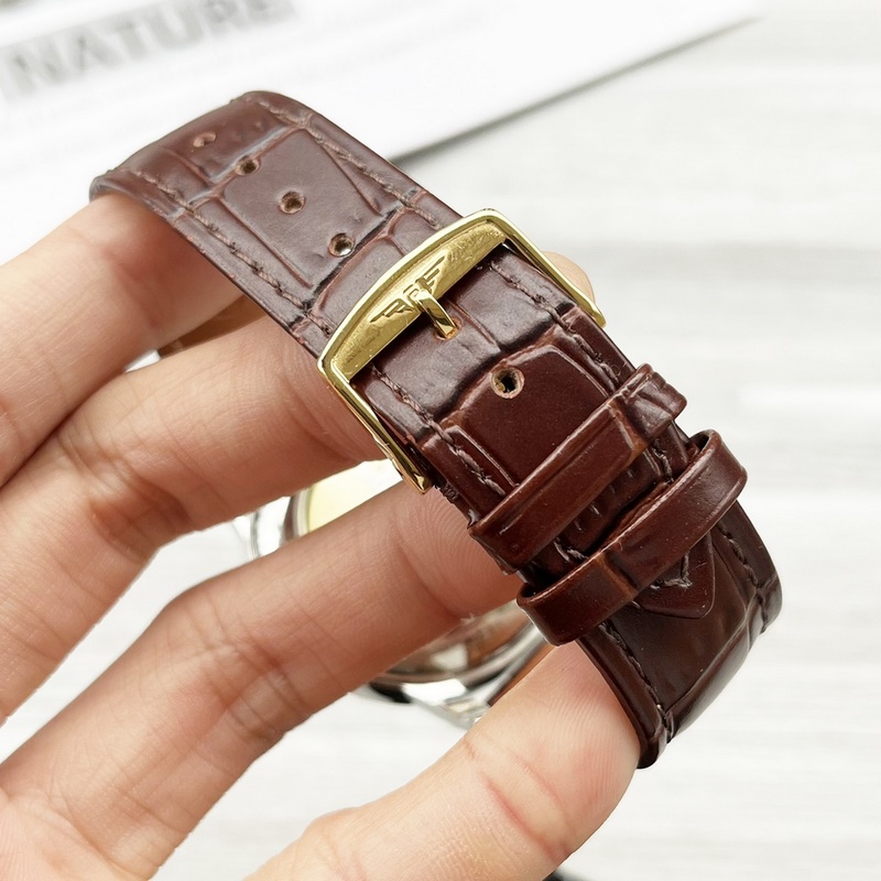 Longines Elegant Men's Replica Watch with Leather Strap Three-Hand Design-6