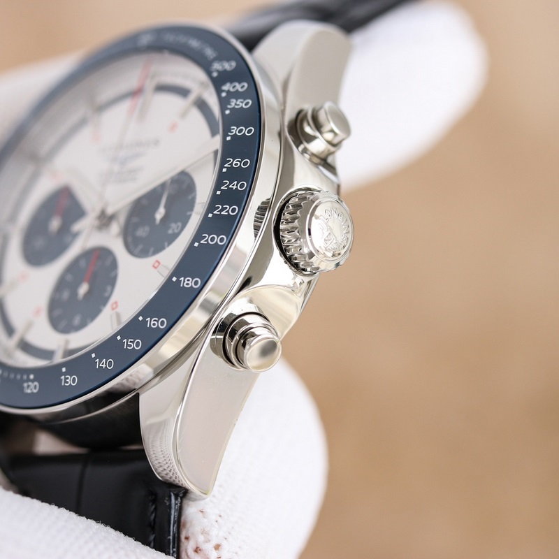 Longines Conquest V.H.P. Unique Design and Practical Features-5