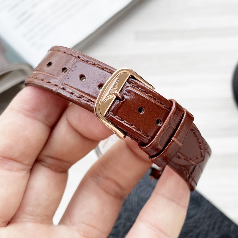 Longines Conquest Moonphase Quartz Replica Watch for Women Elegant and Minimalist Design-8