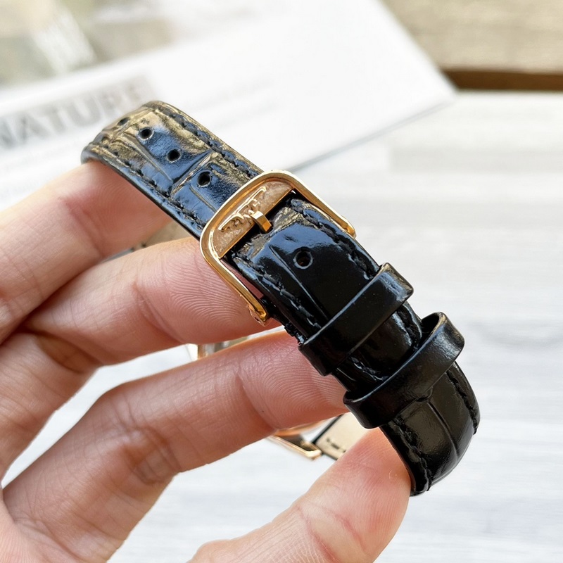 Longines Conquest Classic Women's Dynamic Design and Quality Materials-7