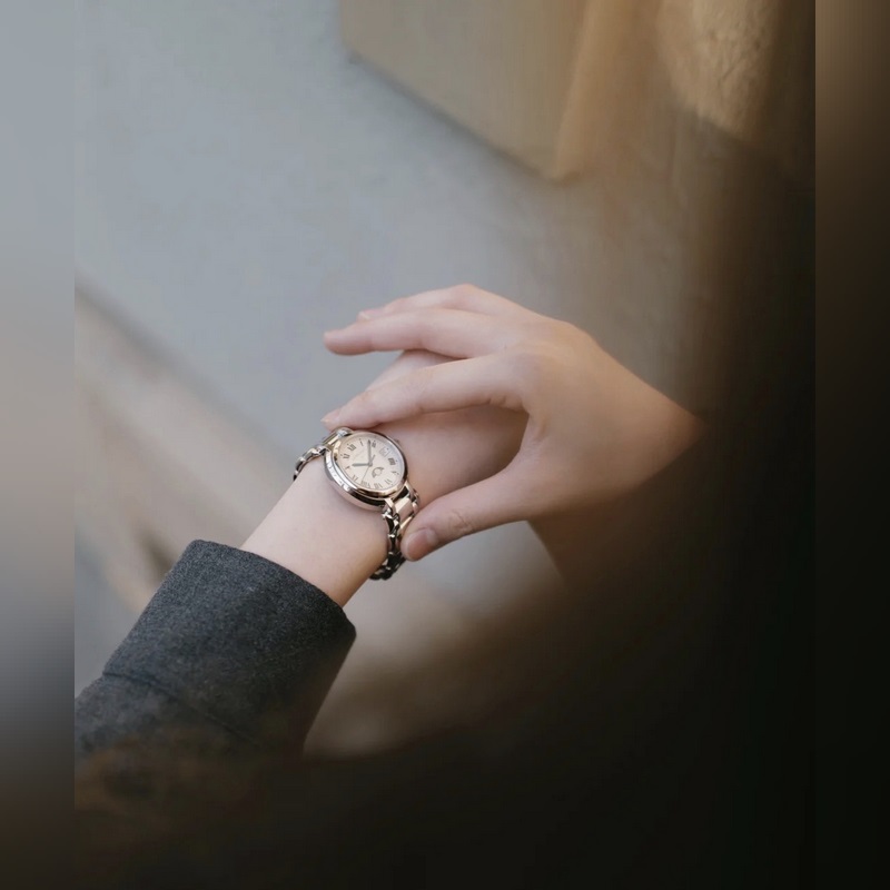 Longines Elegant Series Heart Moon Replica Watch L Radiant&Graceful Timepiece-2