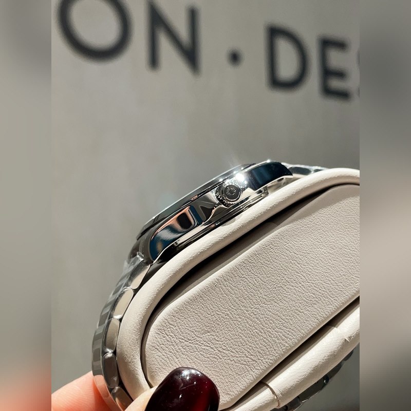 Longines Conquest V.H.P. 34mm Women's Replica Watch 316 Stainless Steel CNC Craftsmanship-6