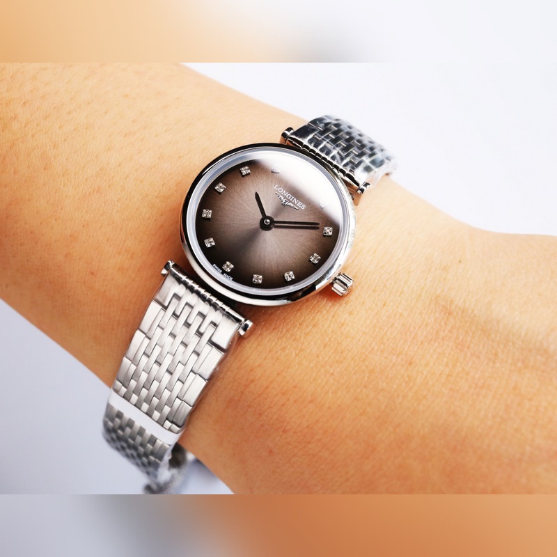 Longines Elegant Conquest Series 120m Water Resistant Exquisite Detail-3