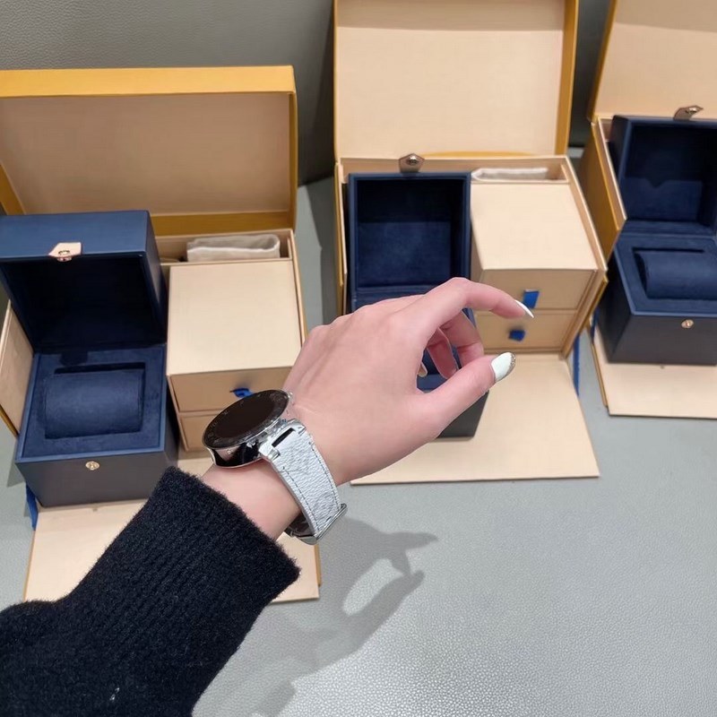 LV Tambour Horizon SmartReplica Watch Luxury Timepiece with Premium Features-2