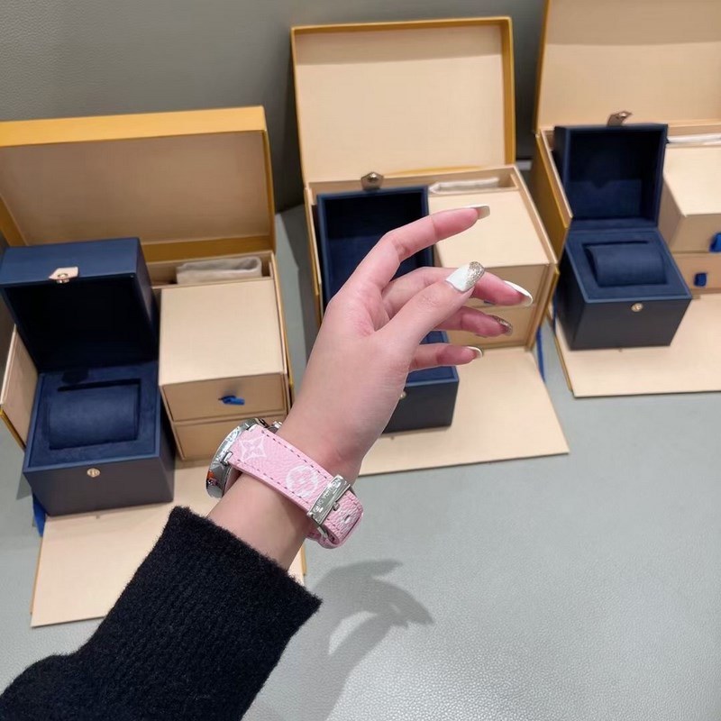 LV Tambour Horizon SmartReplica Watch Luxury Timepiece with Premium Features-3