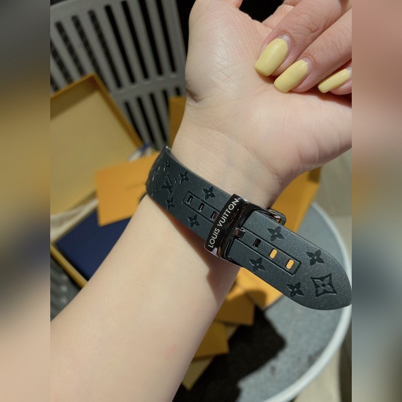 LV Tambour Horizon SmartReplica Watch Luxury Features Premium Quality-8