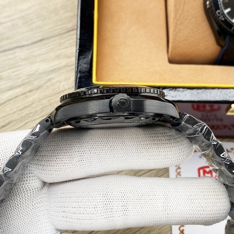 Omega Seamaster 600m Dive Series Four-Hand 24-Hour Movement-6