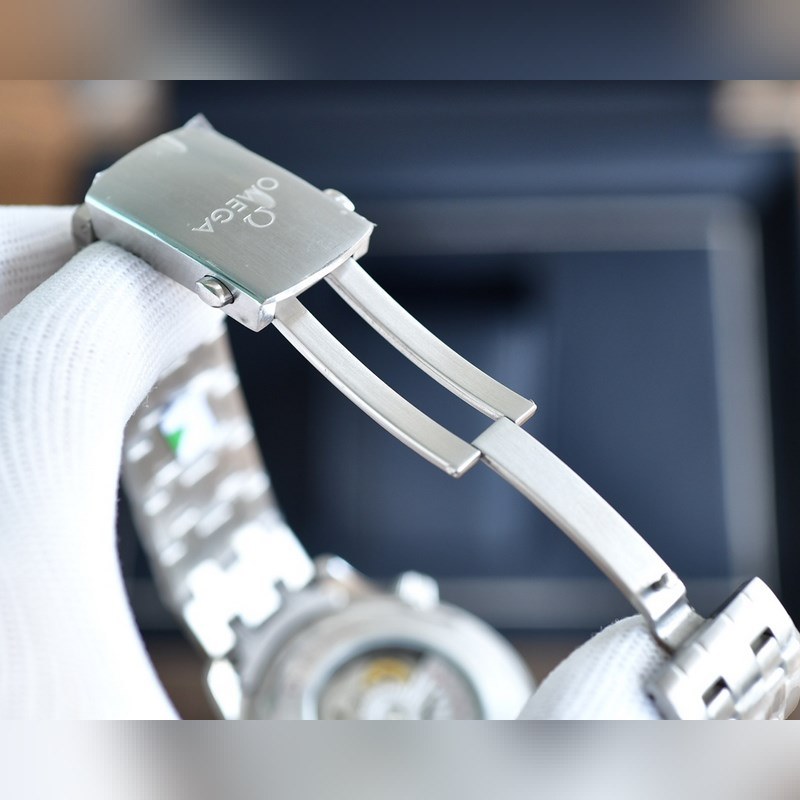 Omega Seamaster 300m Multifunctional Diver's Replica Watch-8