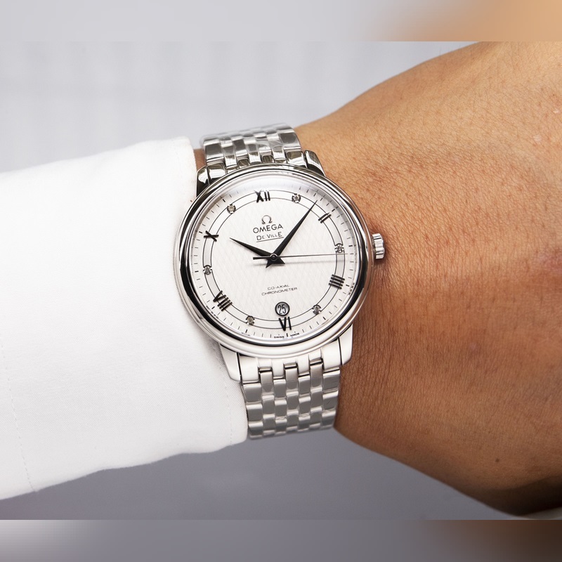 Omega De Ville Couple Replica Watch Authentic Sunburst Dial Arc Surface Glass High Quality-3