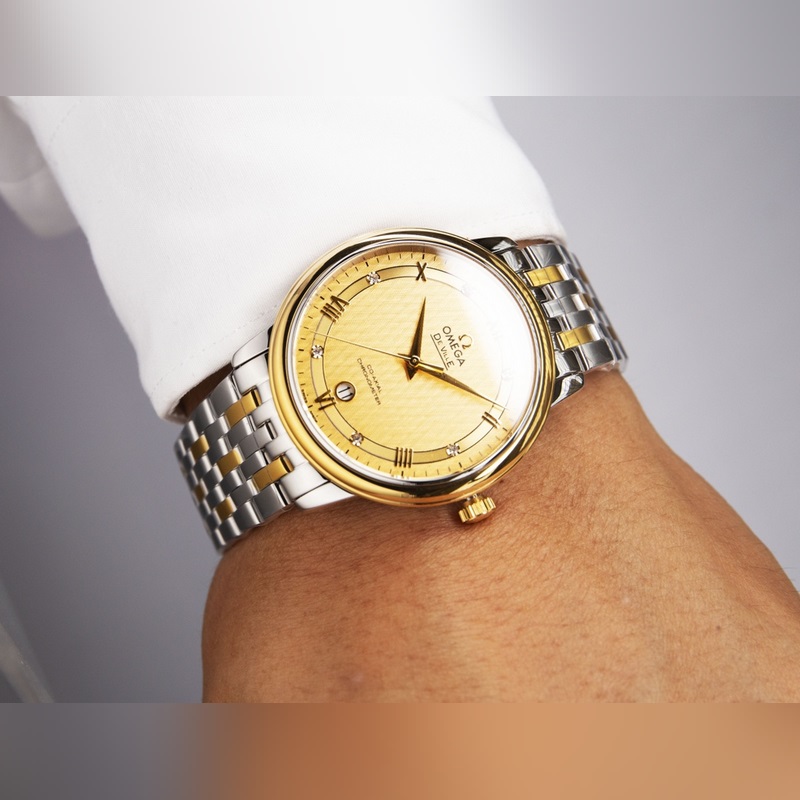 Omega De Ville Hour Vision Couple Replica Watch Authentic Sunburst Dial Arc Surface Quality-5