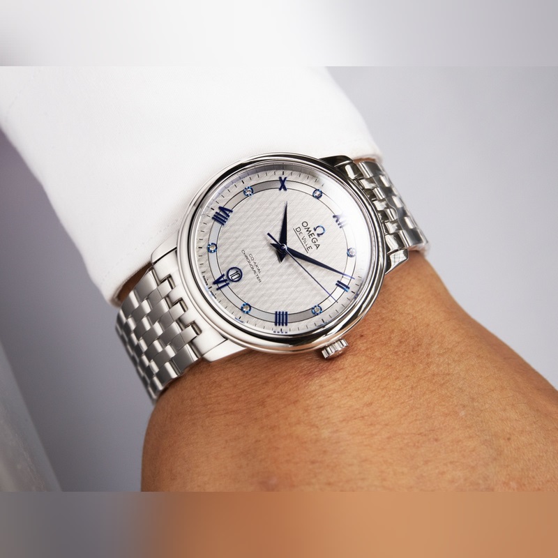 Omega De Ville Couple Replica Watch Authentic Sunburst Dial Curved Sapphire Glass-3