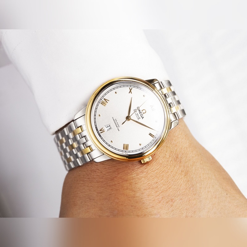 Omega De Ville Couple Replica Watch Authentic Sunburst Dial Curved Sapphire Glass-4