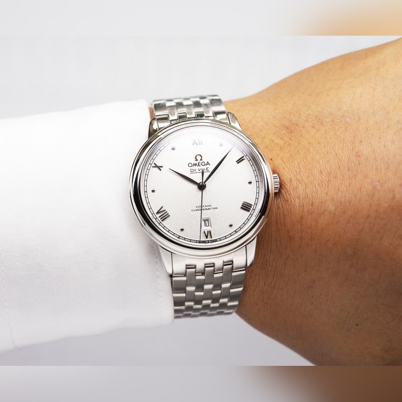 Omega De Ville Co-Axial Couple's Replica Watch Authentic Sunburst Dial Curved Sapphire Glass-2