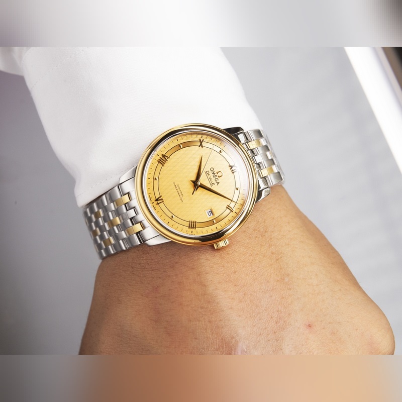 Omega De Ville Couple Replica Watch Authentic Sunburst Dial Sapphire Crystal-3