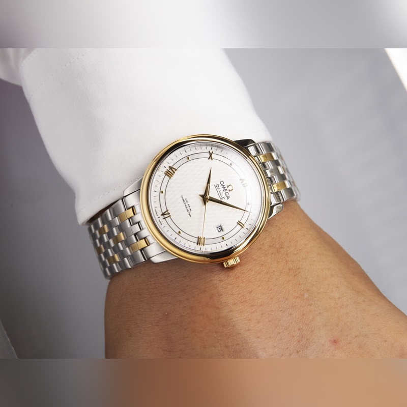 Omega De Ville Dynamic Couple's Replica Watch Authentic Sunburst Dial Quality-3