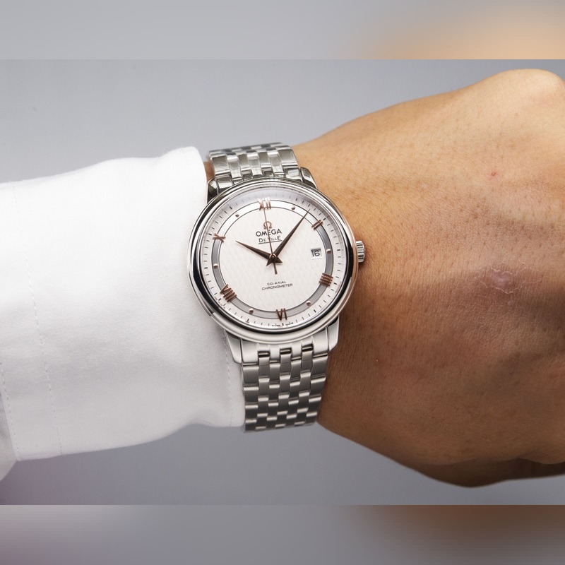 Omega De Ville Couple Replica Watch Genuine Sunburst Dial Curved Sapphire Glass-2