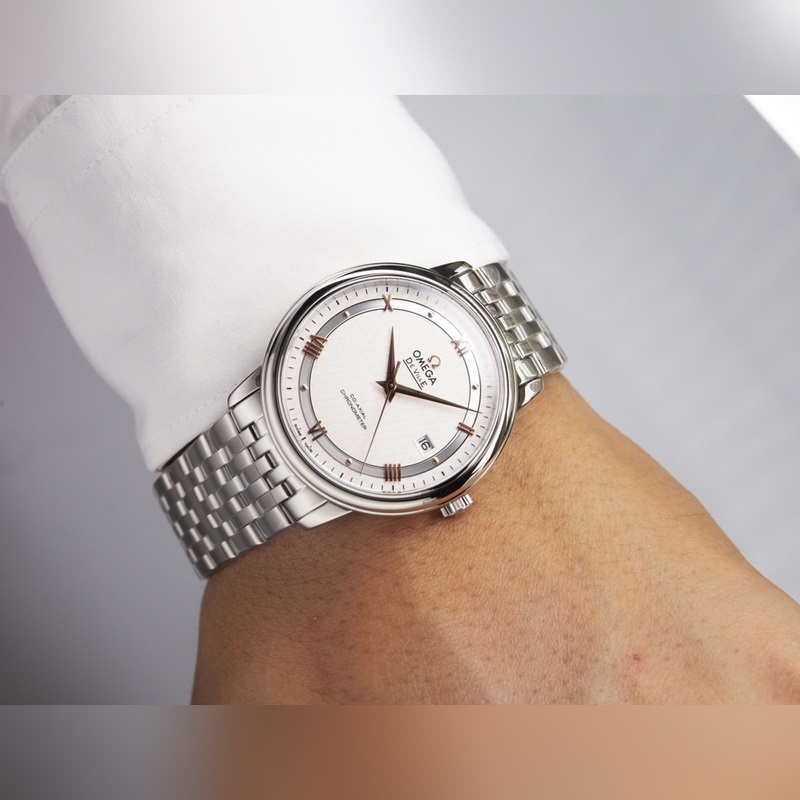 Omega De Ville Couple Replica Watch Genuine Sunburst Dial Curved Sapphire Glass-3