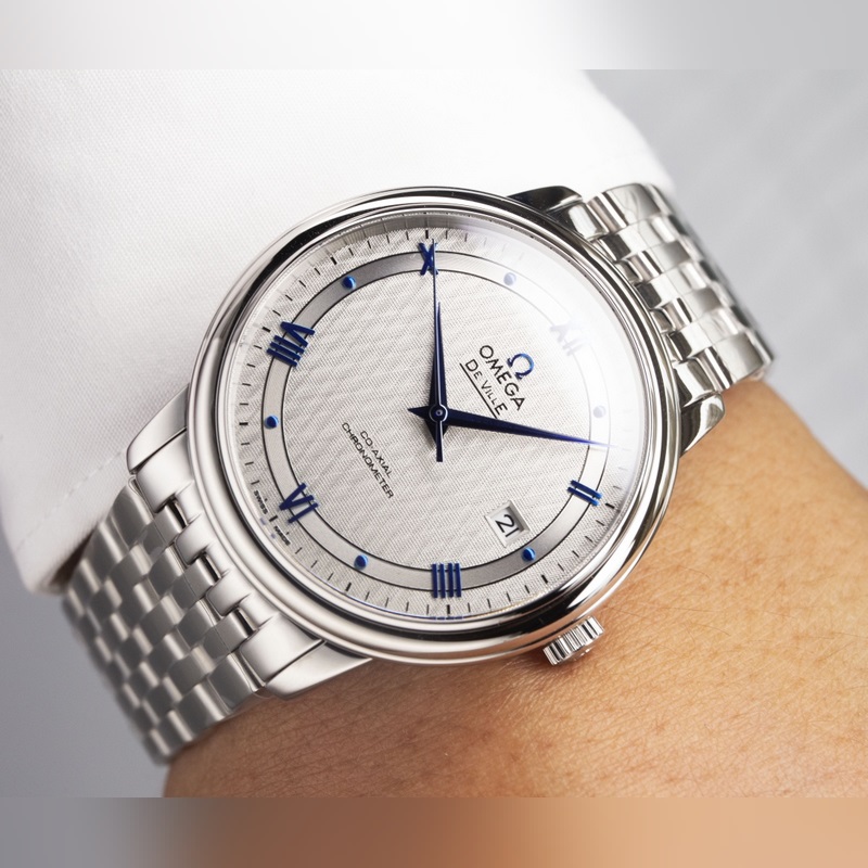 Omega De Ville Couple Replica Watch Genuine Sunburst Dial Arc Surface High Quality-4