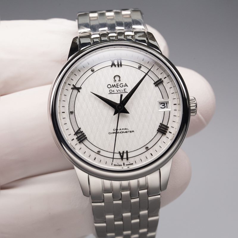 Omega De Ville Collection Couple's Replica Watch Sunburst Dial Curved Sapphire Glass Authentic Quality-2