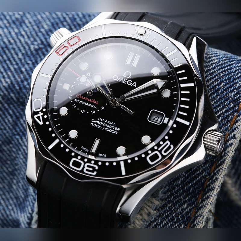 Omega Seamaster Automatic with Strong Luminous Features and Real Moon Phase-3