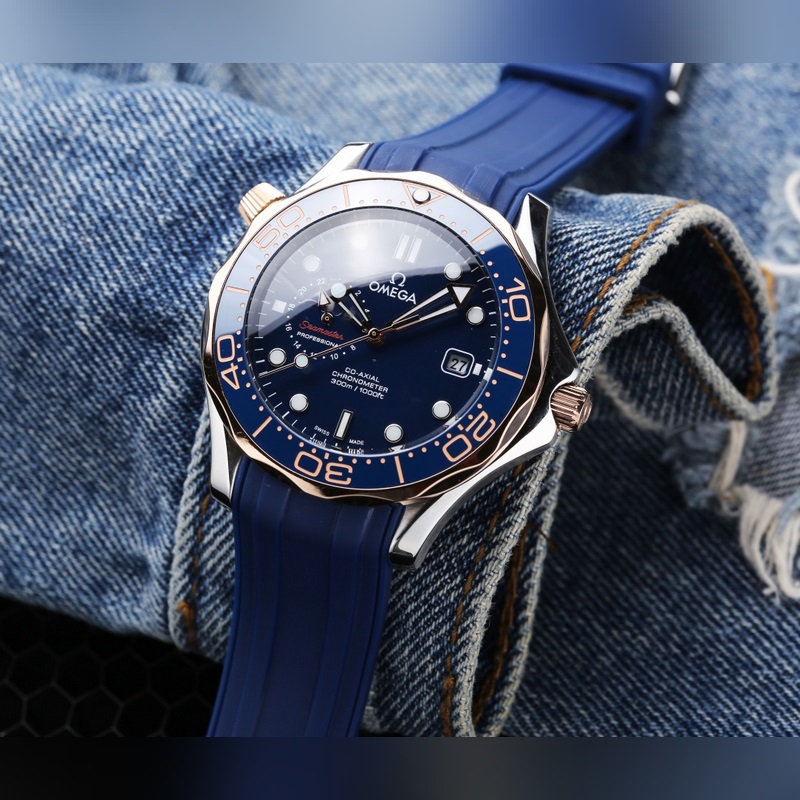 Omega Seamaster Automatic with Strong Luminous Features and Real Moon Phase-4