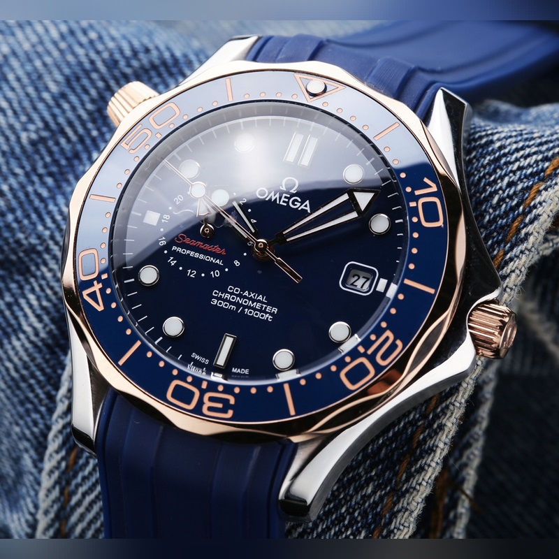 Omega Seamaster Automatic with Strong Luminous Features and Real Moon Phase-5