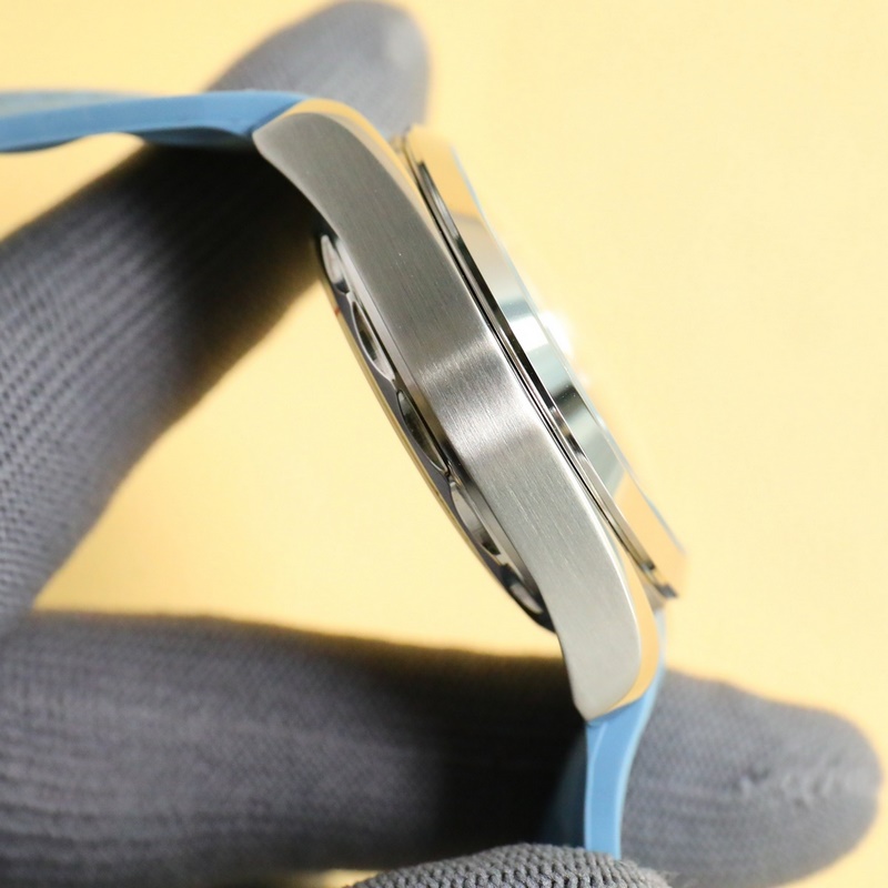 Omega Seamaster Series New Pearl Clasp Replica Watch Arrivals with Quality Features-5