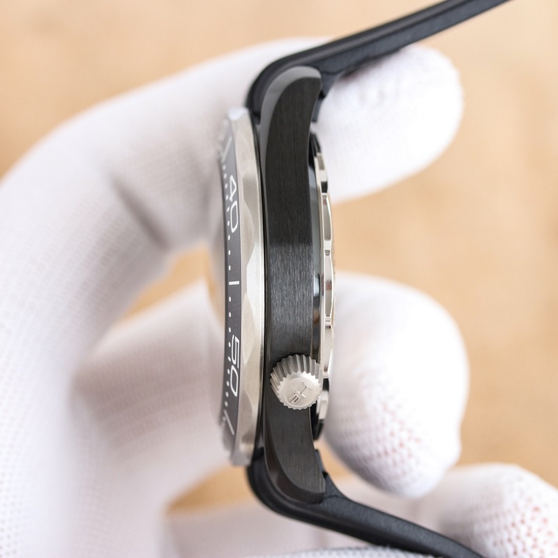 Omega Seamaster 300m Black Edition Elegant High-quality Dive Replica Watch-5