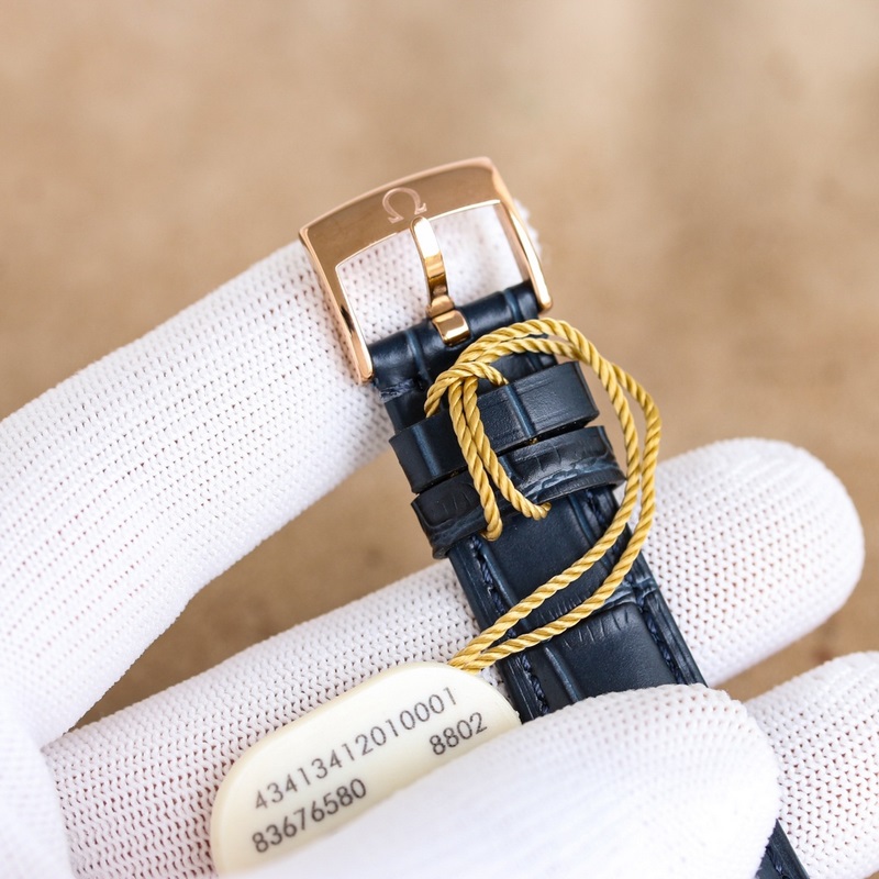 Omega De Ville Tresor Elegant Small Seconds Replica Watch Third Generation Launch-8