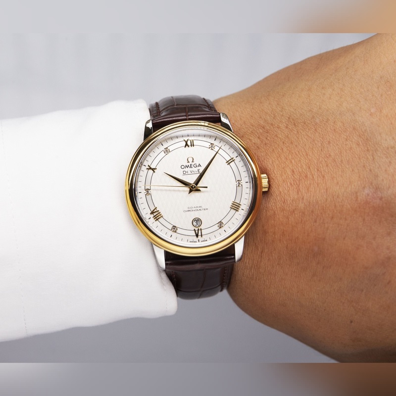 Omega De Ville Couple Replica Watch Genuine Sunburst Dial Curved Sapphire Glass-3