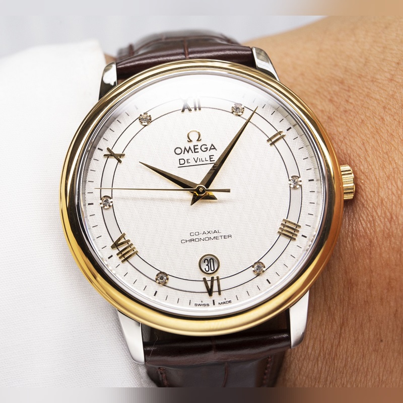 Omega De Ville Couple Replica Watch Genuine Sunburst Dial Curved Sapphire Glass-4